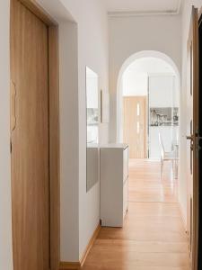Łóżko lub łóżka w pokoju w obiekcie COCO Apartments Gdańsk Centrum Górka