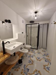 Vonios kambarys apgyvendinimo įstaigoje Solis Domus Oriens