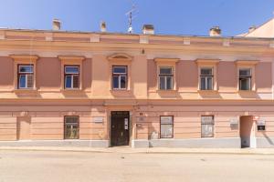 Zgradba, v kateri se nahaja apartma