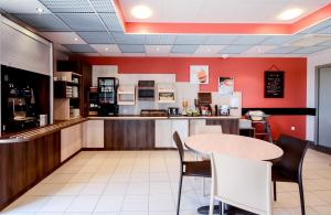 Příslušenství pro přípravu čaje a kávy v ubytování Ace Hotel Annecy + 11 fotografií