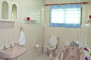 Villa de Roses tesisinde bir banyo