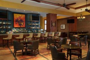 Lounge nebo bar v ubytování Omni Fort Worth Hotel
