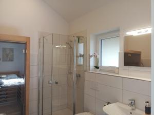 Ένα μπάνιο στο Haus MoorRose +15 φωτογραφίες