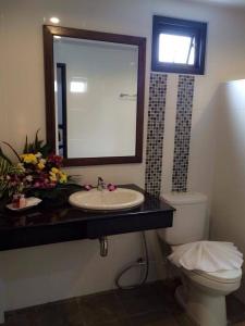 Gallery image of The Seashore Kamala Service Apartment in Kamala Beach