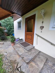 Zdjęcie z galerii obiektu Haus Flora - Ferienwohnung Bodensdorf w mieście Bodensdorf