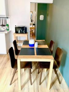 Kuchyň nebo kuchyňský kout v ubytování Cozy Apartment in Antwerpen Centraal