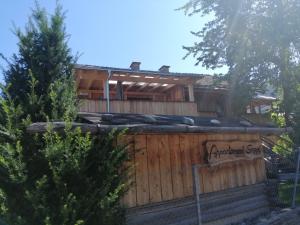 Budynek, w którym mieści się apartament
