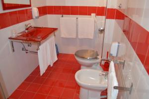 Koupelna v ubytování Hotel Torvaianica