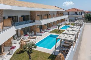 Bazén v ubytování Imagine Luxury Suites nebo v jeho okolí