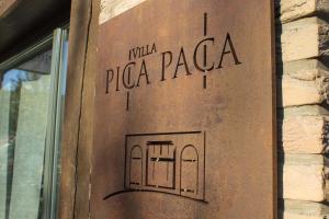 Certifikát, ocenenie alebo iný dokument vystavený v ubytovaní Villa Pica Paca - Old Town