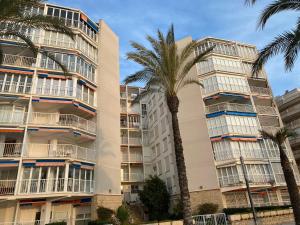 Kép Appartement spacieux, front de mer, vue splendide szállásáról Salouban a galériában