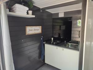 Kuchyňa alebo kuchynka v ubytovaní Bulles d'Auvergne