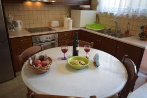 A kitchen or kitchenette at Villa Helidoni