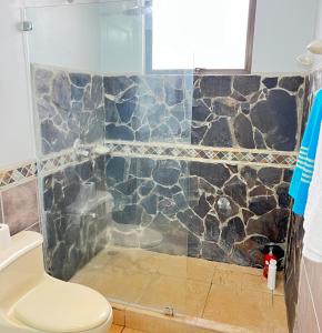 Koupelna v ubytování BEACHFRONT Condo Bahia Encantada L1 Jaco Beach