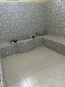 Phòng tắm tại Riad Aïcha Addi - Poolside - Traditional Moroccan