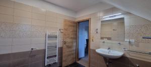 Kúpeľňa v ubytovaní Apartmány Adieu 2