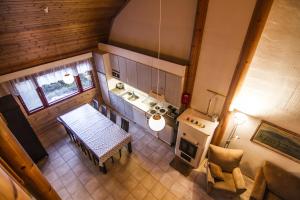 Kuchyň nebo kuchyňský kout v ubytování Lomakulkuri Apartments
