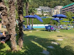 Bazén v ubytování Ferien am Luganer See mit Seesicht nebo v jeho okolí