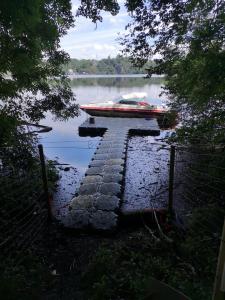 Fotografia z galérie ubytovania L'Essenciel du lac II, accès lac, piscine ouverte 31Mai au 15 sept v destinácii Éguzon-Chantôme