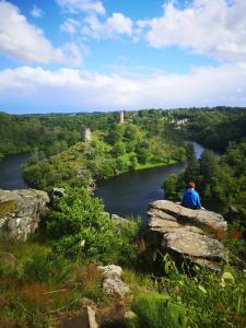 Fotografia z galérie ubytovania L'Essenciel du lac II, accès lac, piscine ouverte 31Mai au 15 sept v destinácii Éguzon-Chantôme