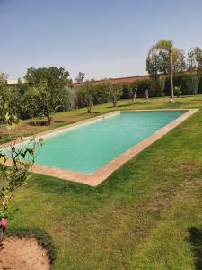 Poolen vid eller i närheten av Superbe villa avec piscine privée