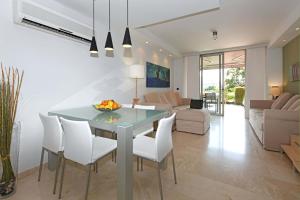 A seating area at Villa Blue Marlin 4