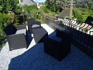 Vonkajšia záhrada v ubytovaní MAISON ATYPIQUE AVEC JARDIN AU PIED DU CLOS LUCE