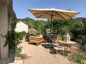 Vonkajšia záhrada v ubytovaní La bastide