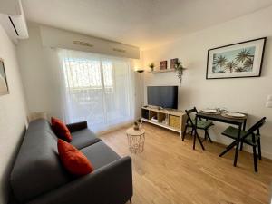 Fotografia z galérie ubytovania Le Vaugrenier Parc - Proche Sophia Antipolis - Climatisé v destinácii Villeneuve-Loubet