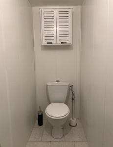 Kúpeľňa v ubytovaní Rez de villa avec place de parking et vue mer. + 2 fotografie