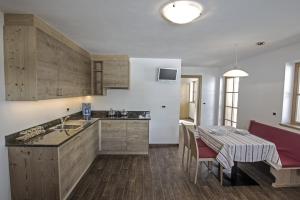 Kuchyňa alebo kuchynka v ubytovaní Apartements Precalalt