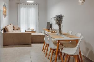 Posezení v ubytování THALASSA ALMYROS APARTMENTS