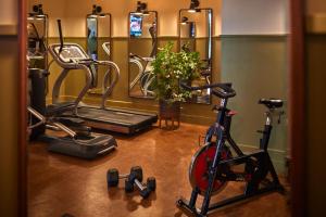 Fitness centrum a/nebo fitness zařízení v ubytování High Country Motor Lodge - Near NAU and Downtown