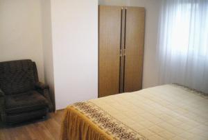 Un pat sau paturi într-o cameră la Apartments with a parking space Privlaka, Zadar - 667