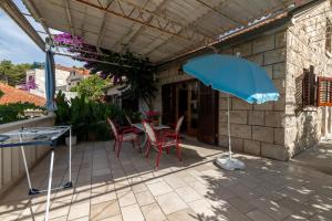Fotografie z fotogalerie ubytování Apartments by the sea Sumartin, Brac - 758 v destinaci Sumartin + 19 fotografií