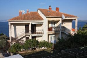 Galeriebild der Unterkunft Apartments by the sea Stomorska, Solta - 778 in Stomorska