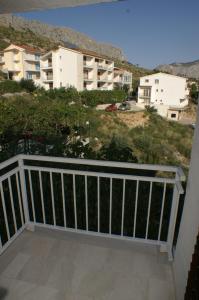 Balkón alebo terasa v ubytovaní Apartments by the sea Duce, Omis - 945