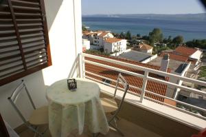 Balkón alebo terasa v ubytovaní Apartments by the sea Duce, Omis - 945