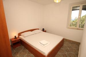 Apartments and rooms by the sea Lucica, Lastovo - 990客房内的一张或多张床位