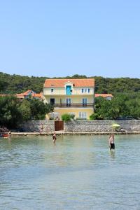 Fotografie z fotogalerie ubytování Family friendly seaside apartments Kraj, Pasman - 699 v destinaci Tkon