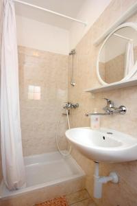 Bilik mandi di Apartments with a parking space Sali, Dugi otok - 908