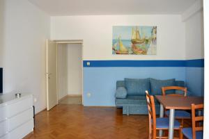 Fotografia z galérie ubytovania Apartments by the sea Duce, Omis - 943 v Omise