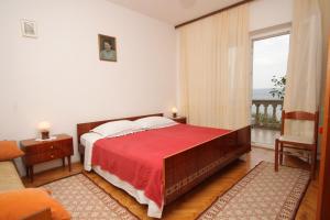 Posteľ alebo postele v izbe v ubytovaní Apartments by the sea Tkon, Pasman - 686