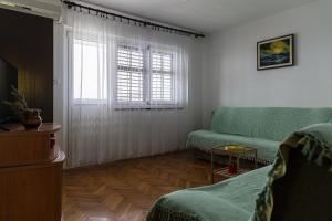 Fotografia z galérie ubytovania Apartments by the sea Maslinica, Solta - 775 v destinácii Grohote