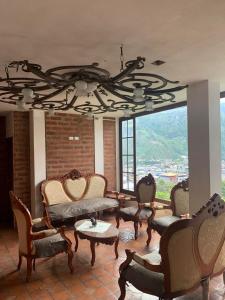 Gallery image of MERCEDES RESTAURANT B&B in Baños