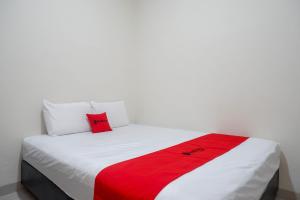 Fotografie z fotogalerie ubytování RedDoorz Syariah near RS Mitra Keluarga Tegal v destinaci Tegal