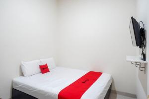 Fotografie z fotogalerie ubytování RedDoorz Syariah near RS Mitra Keluarga Tegal v destinaci Tegal + 21 fotografií