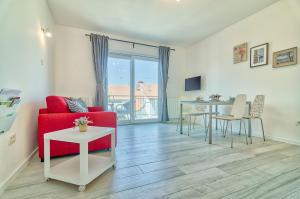 Zdjęcie z galerii obiektu Apartments by the sea Silo, Krk - 18759 w mieście Šilo +24 zdjęcia