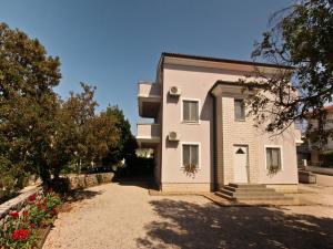 Fotografia z galérie ubytovania Apartments with a parking space Soline, Krk - 18802 v destinácii Dobrinj