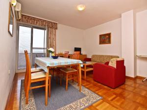 Fotografia z galérie ubytovania Apartments with a parking space Soline, Krk - 18802 v destinácii Dobrinj